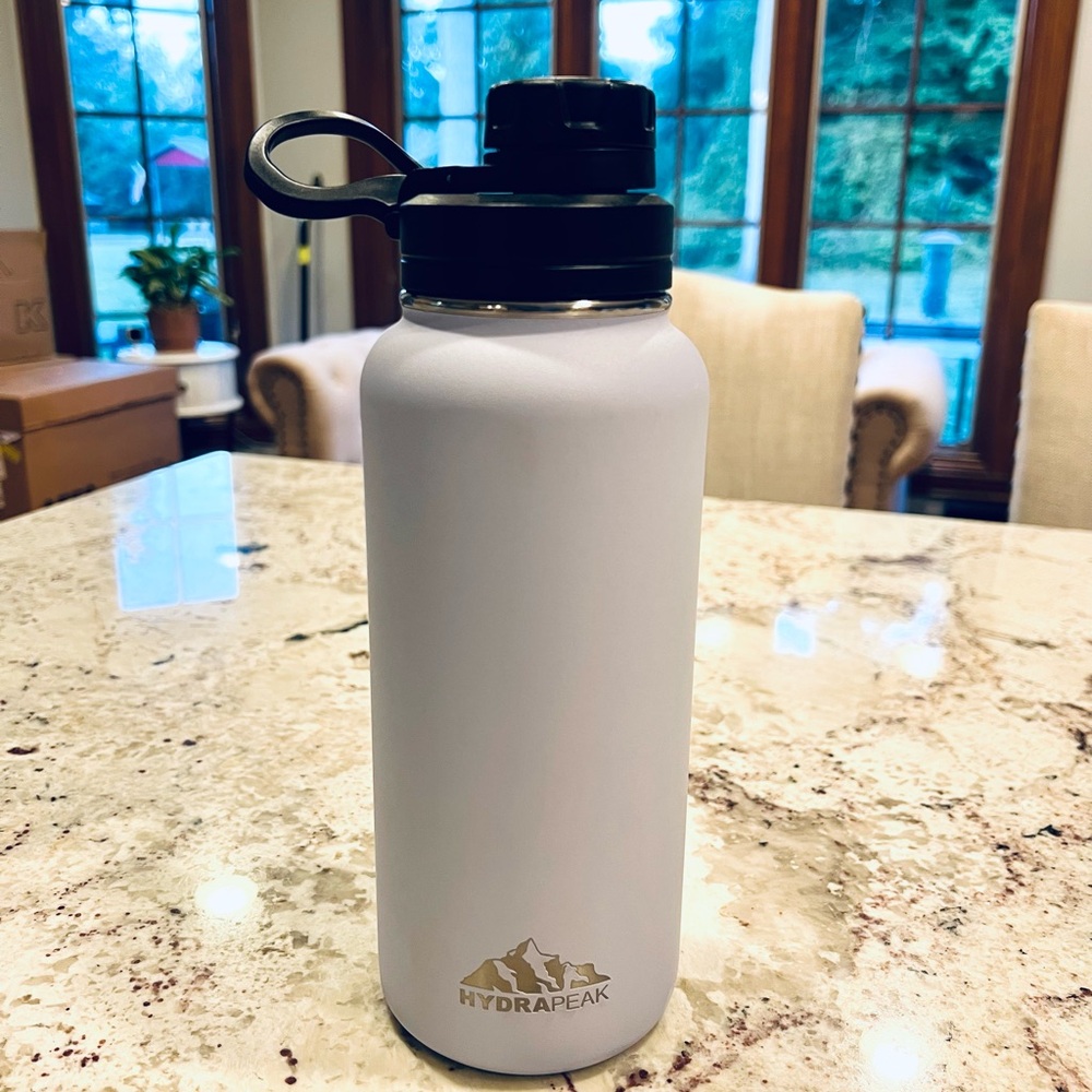 26oz Hydrapeak Insulated Water Bottle